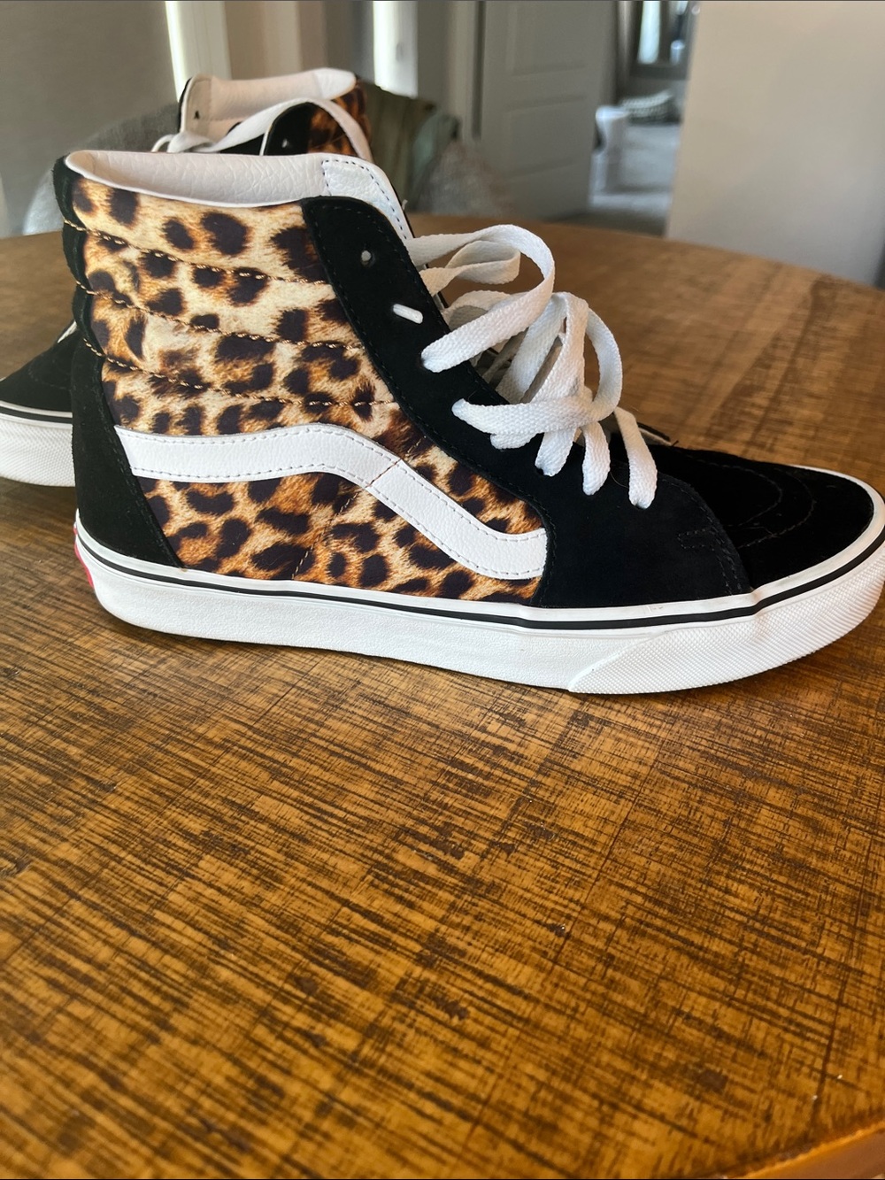 Vans High-Top Sneakers in Black & Leopard Print - Picture 3 of 4
